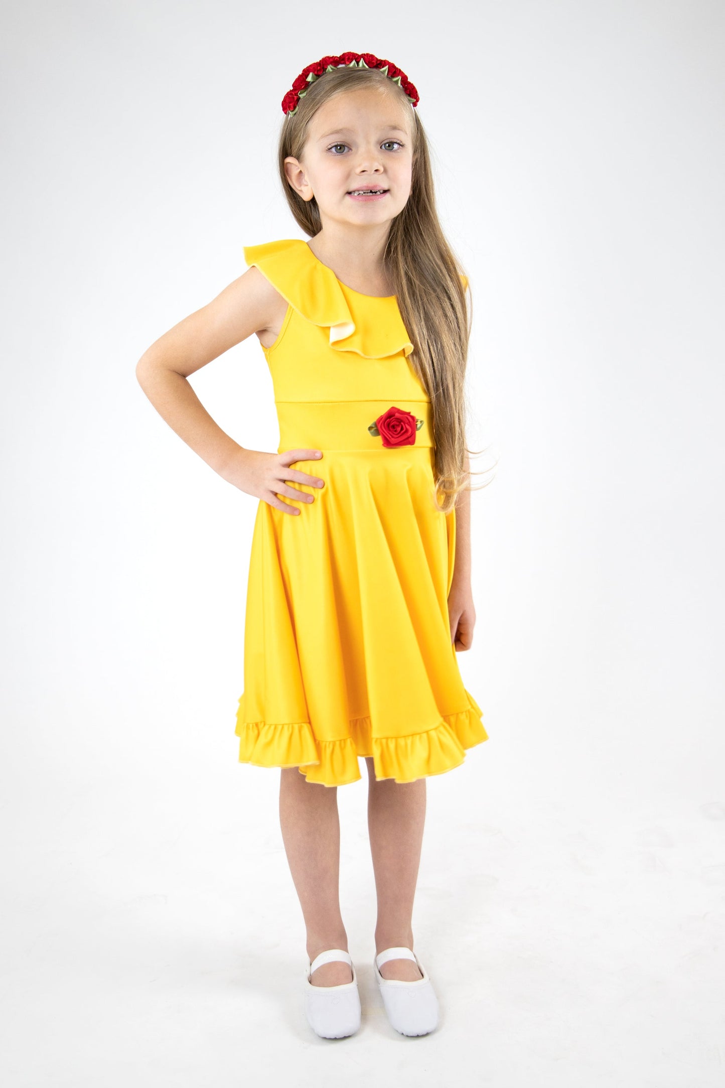 Robe tourbillonnante de beauté jaune